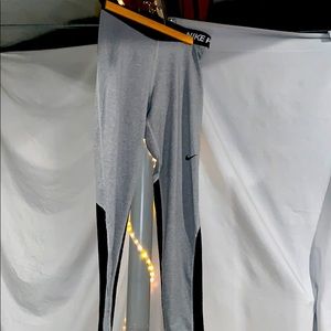 Gray Nike leggings pros 🤍
